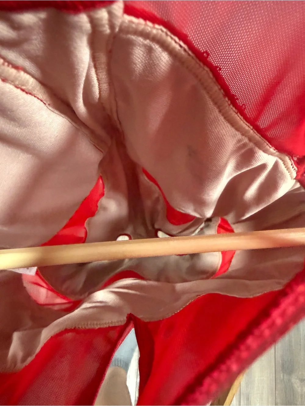 Balera bold red
